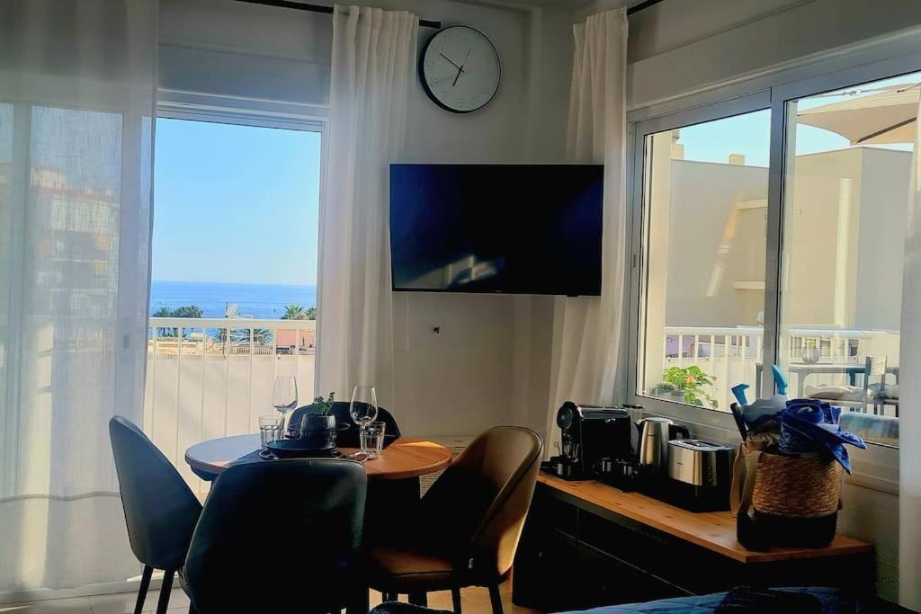 Estudio Mediterraneo Solarium Nerja Bagian luar foto